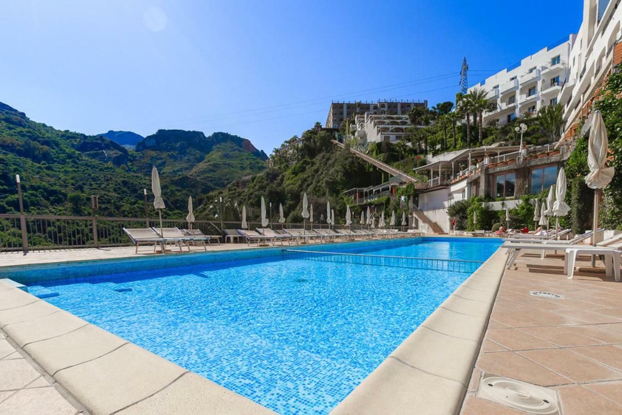 Hotel Antares 4*